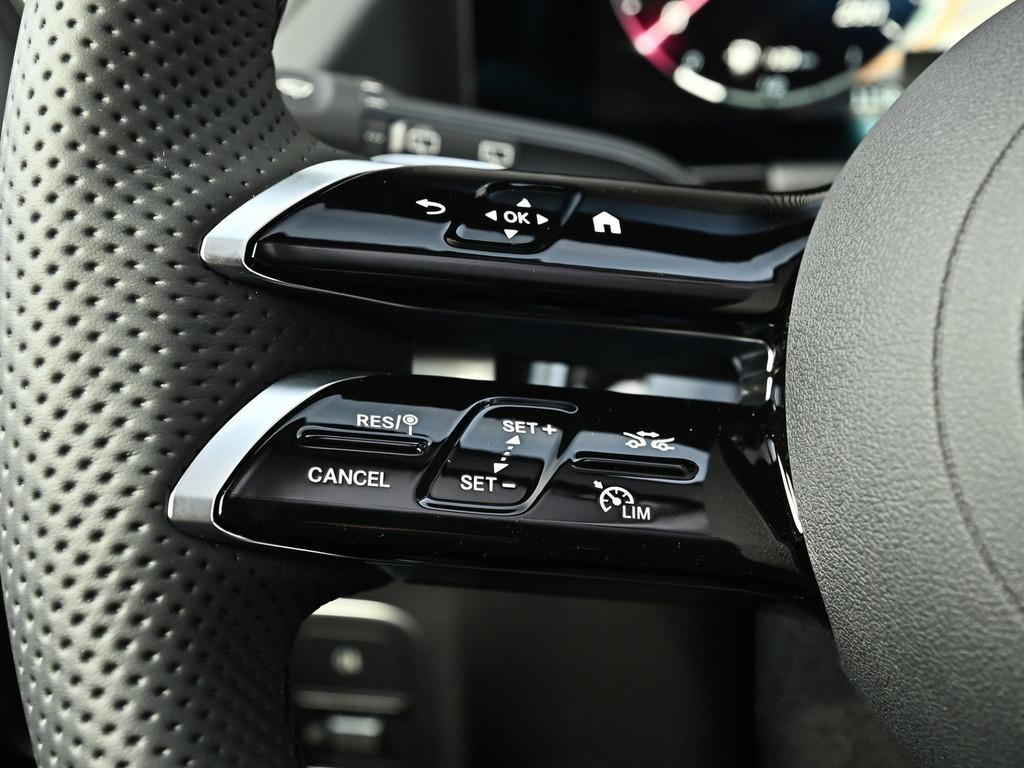 Mercedes-Benz GLA AMG Line Night LED Navi 360°, миниатюра 16