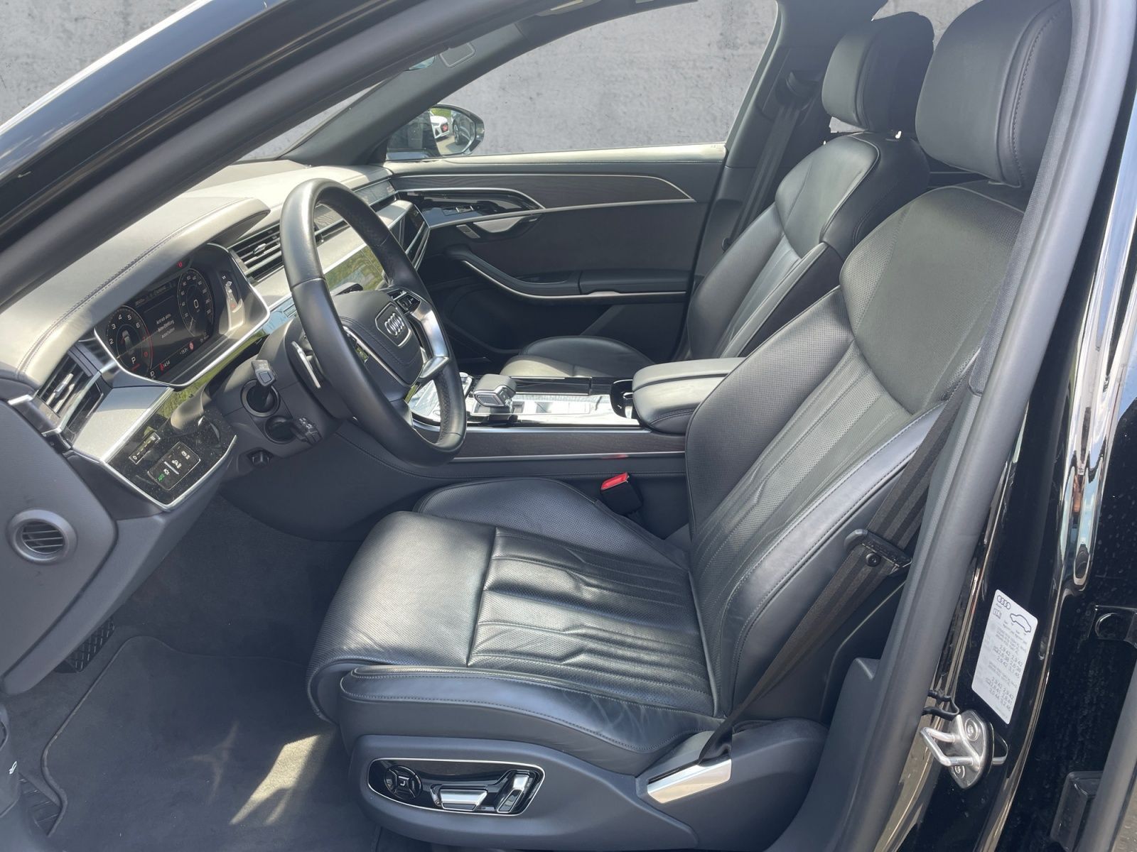 Audi A8 - Bild 12