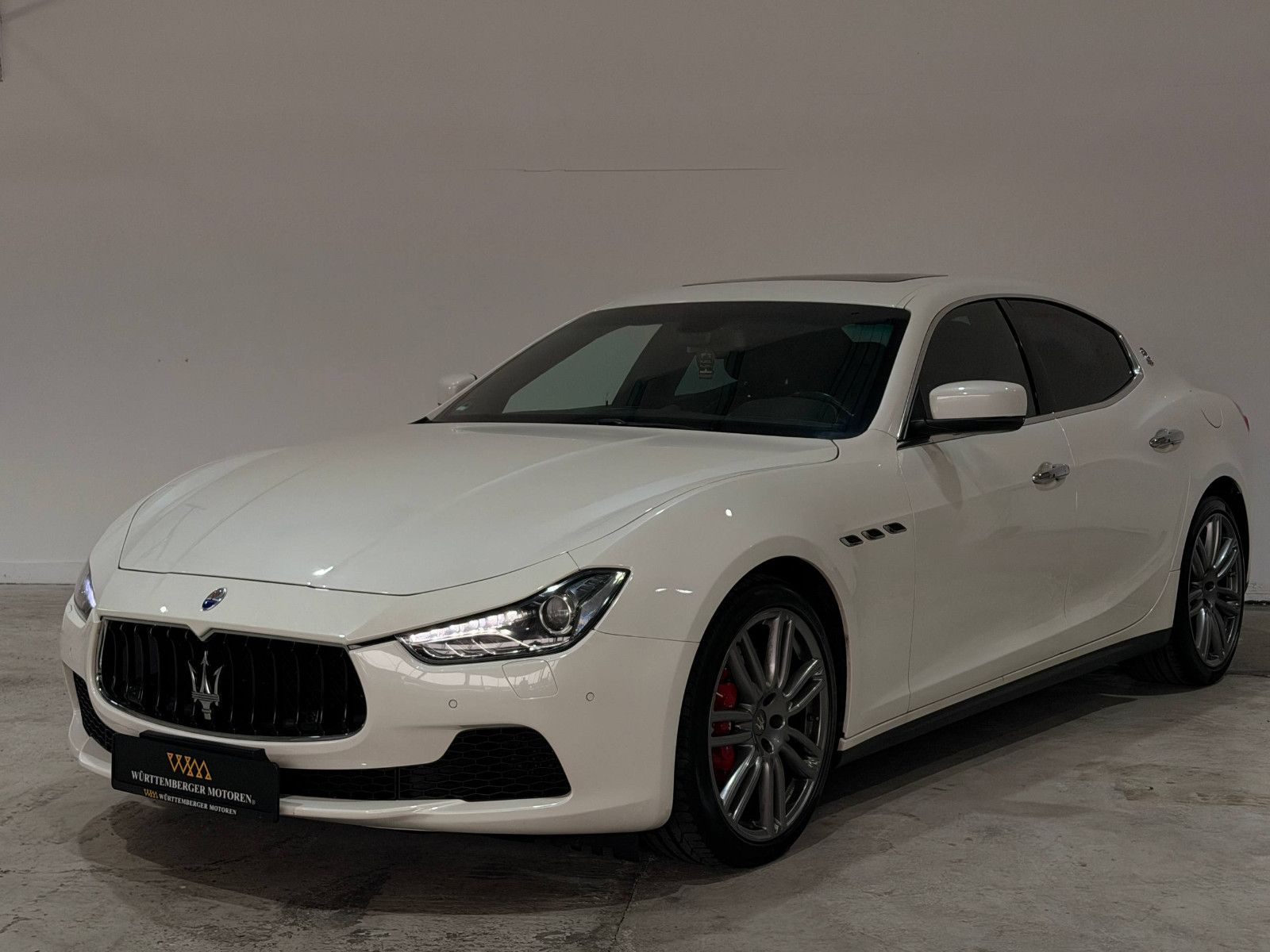 Maserati Ghibli SQ4 3.0 V6 409 ch • BVA • 4x4 • Cuir • Toit Panoramique