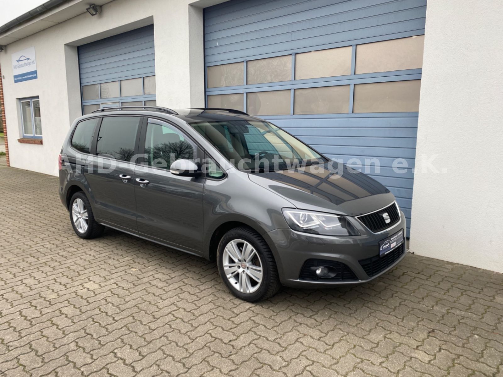 Fahrzeugabbildung SEAT Alhambra Style Viva 1.4 TSI Bi-Xenon Kamera PDC