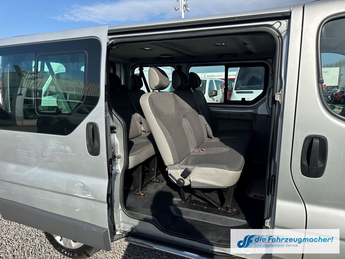 Fahrzeugabbildung Opel Vivaro Kombi L1H1 2,7t Klima *EXPORT