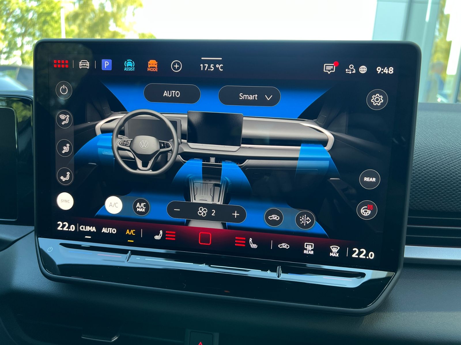 Fahrzeugabbildung Volkswagen T-Roc R-Line 1.5 eTSI DSG *BlackStyle,IQ-Light,N