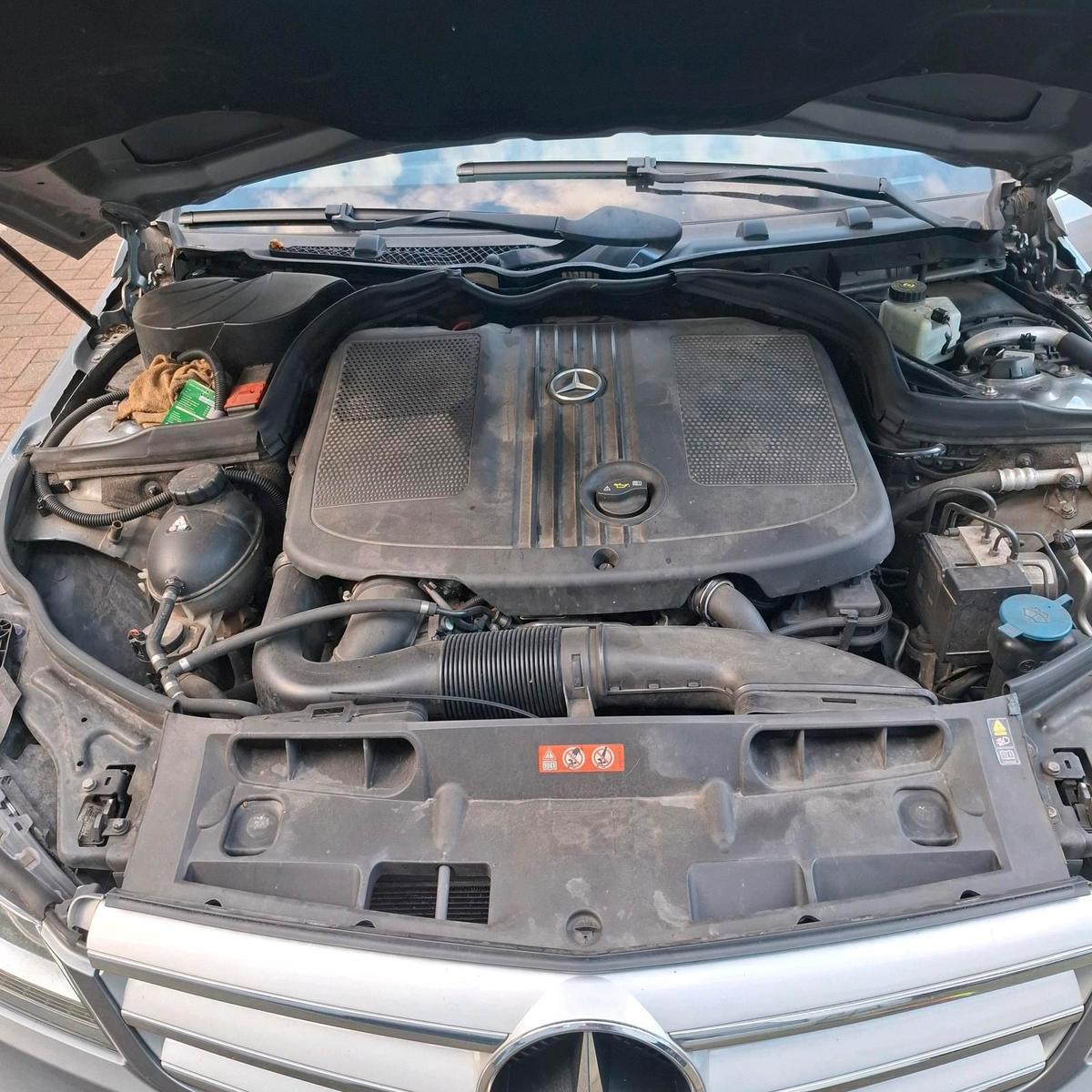 Mercedes-Benz C220 2011 — photo 10