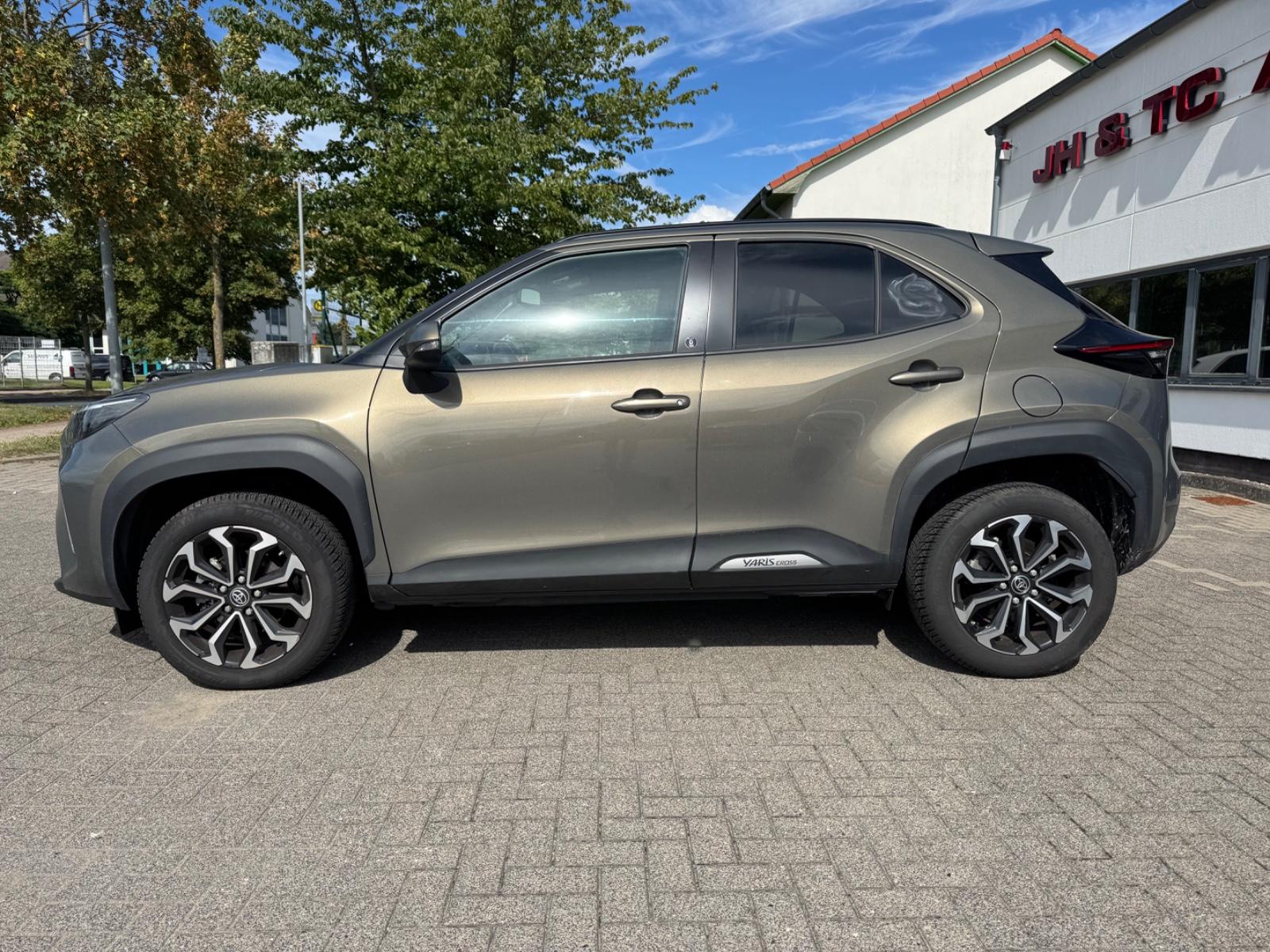 Toyota Yaris Cross Hybrid FWD Team D/ACC/LED/NAVI/SITZH
