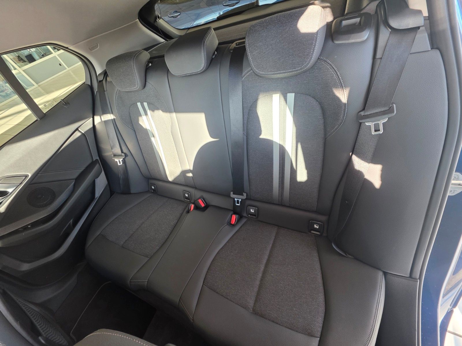 BMW 118 i Sport Line Lim, PDC v+h,Navi,SHZ,Lenk.h. foto 19