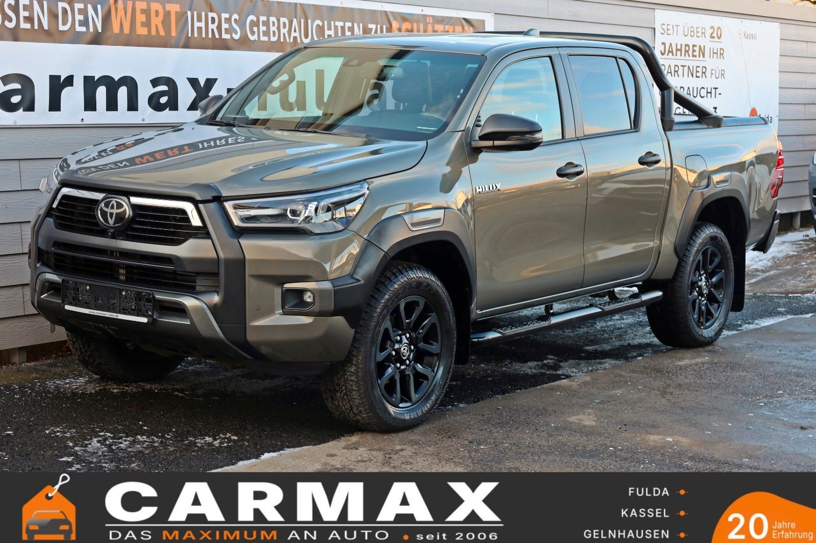 Fahrzeugabbildung Toyota Hilux 2.8 D-4D Invincible, Rollbügel, Rollo, AHK