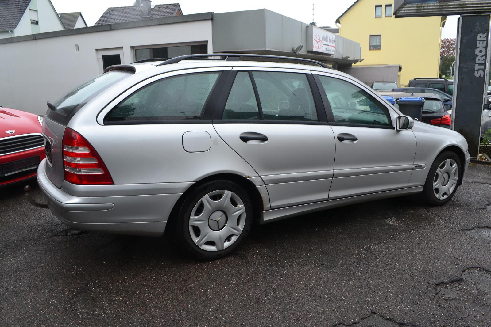 Mercedes-Benz C180 2004 — photo 9