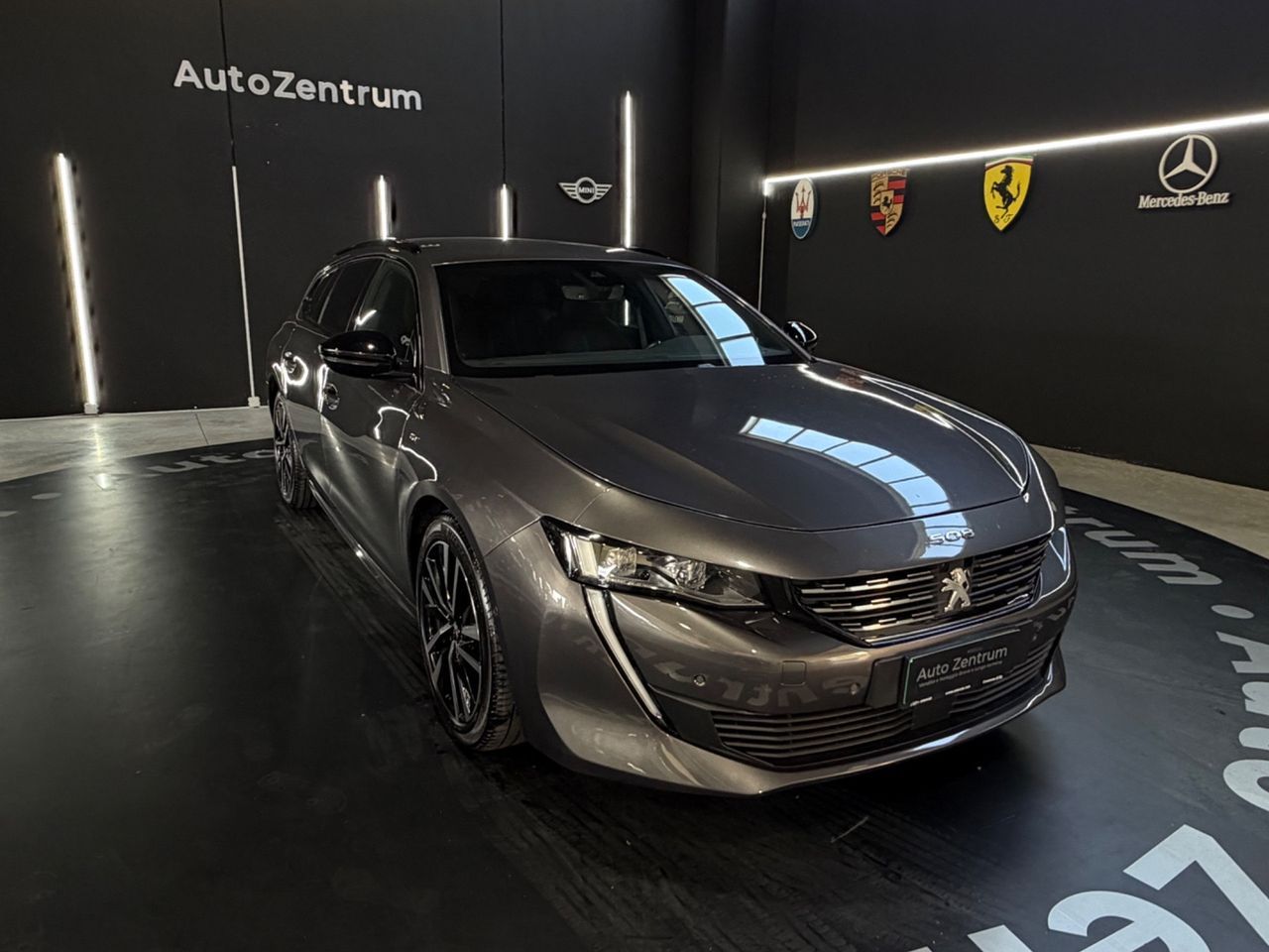 Peugeot 508 BlueHDi 130 Stop&Start EAT8 SW Activ imagem 2