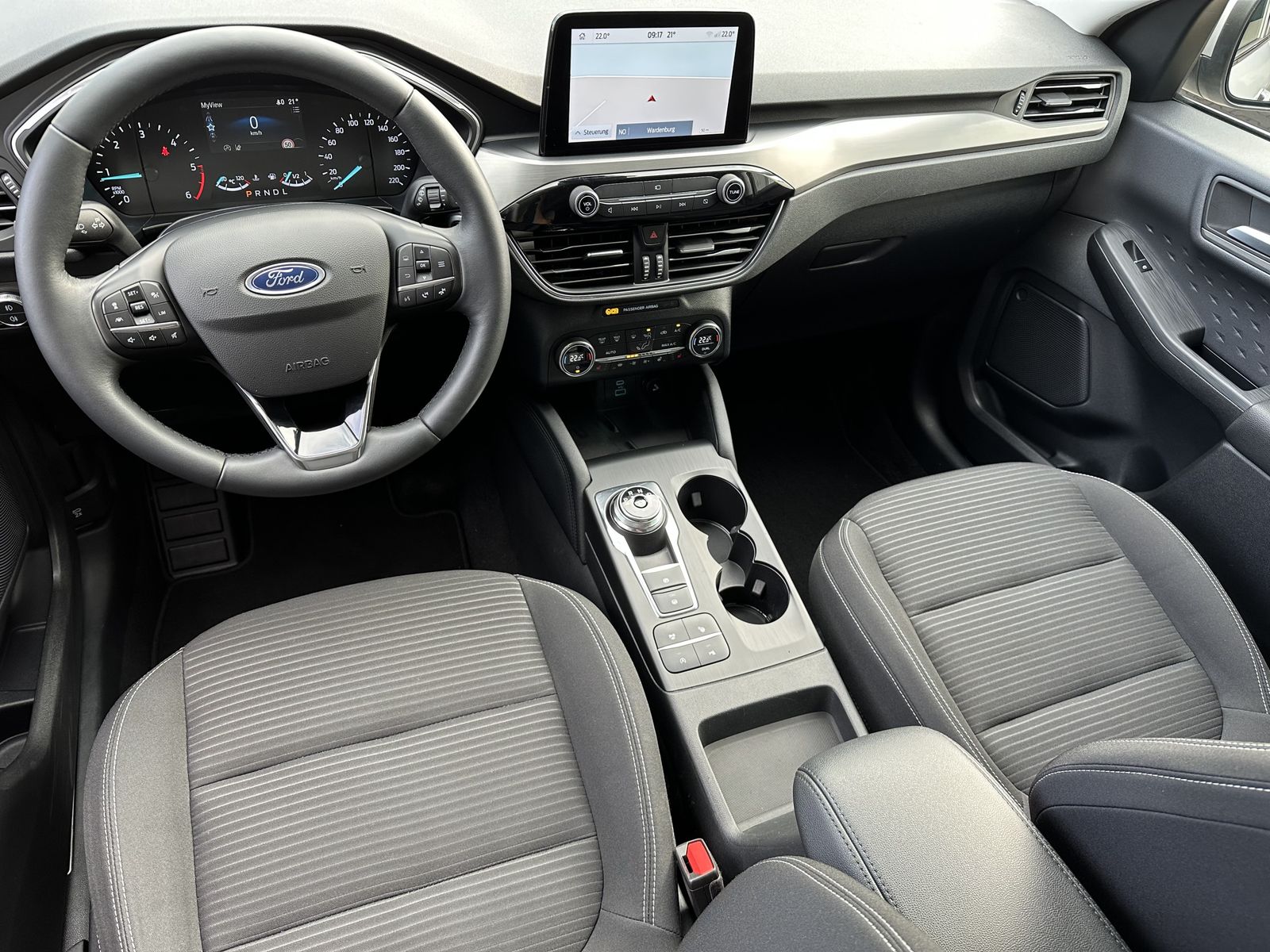 Fahrzeugabbildung Ford Kuga 2.0 EB 4x4 Titanium Aut. NAV+LED+PANO+TEMPO
