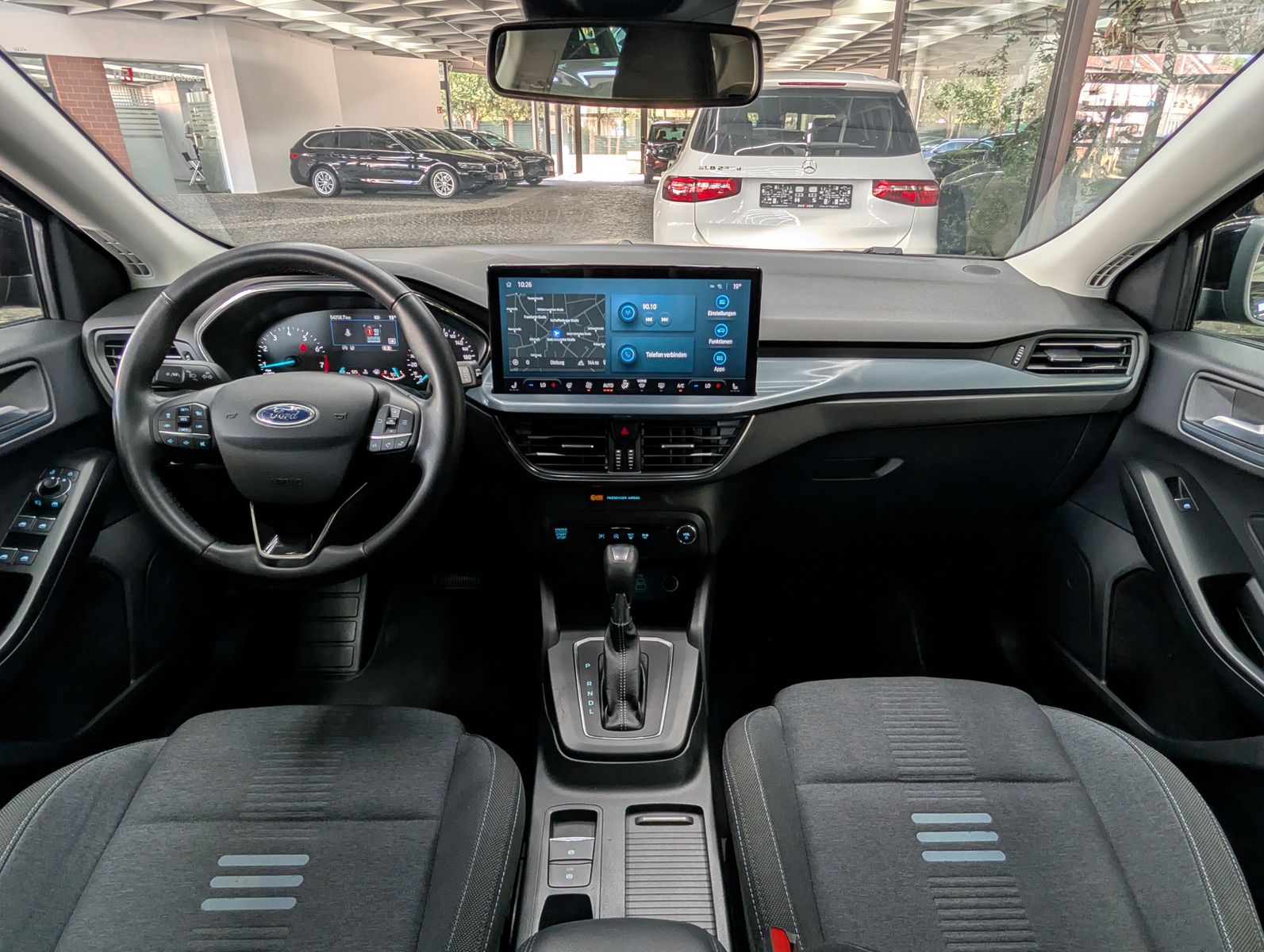 Fahrzeugabbildung Ford Focus Limo EB Active LED ACC APP KAM 17" WINTER