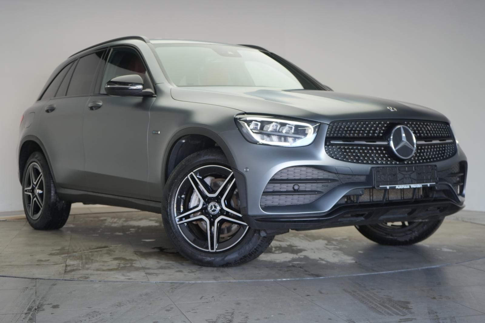 MERCEDES-BENZ GLC 300 de 4Matic 9G-Tronic AMG Leder/Distronic/