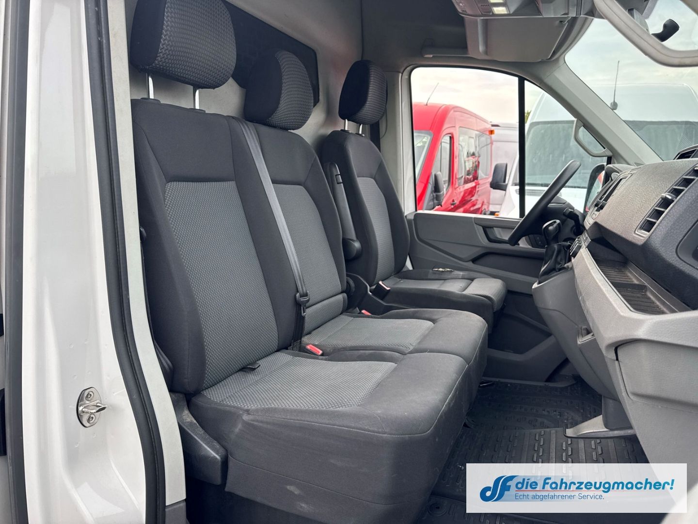 Fahrzeugabbildung Volkswagen Crafter Kasten 35 AUT. mittel L2 Hochd.LED Trend