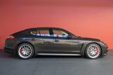 Porsche Panamera GTS  - Porsche Panamera: Braun