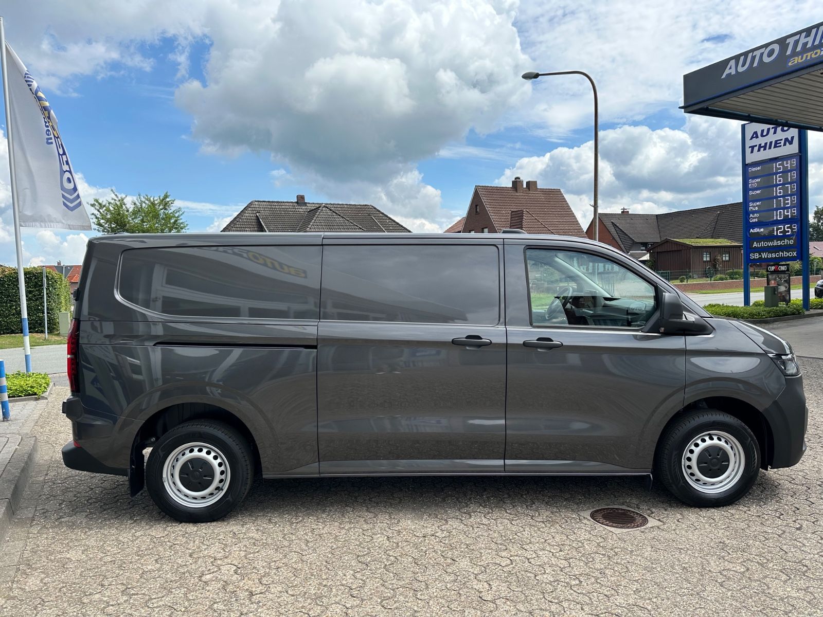 Fahrzeugabbildung Volkswagen T7 Transporter Kasten 2.0 TDI LR Navi/GRA/LED/EP
