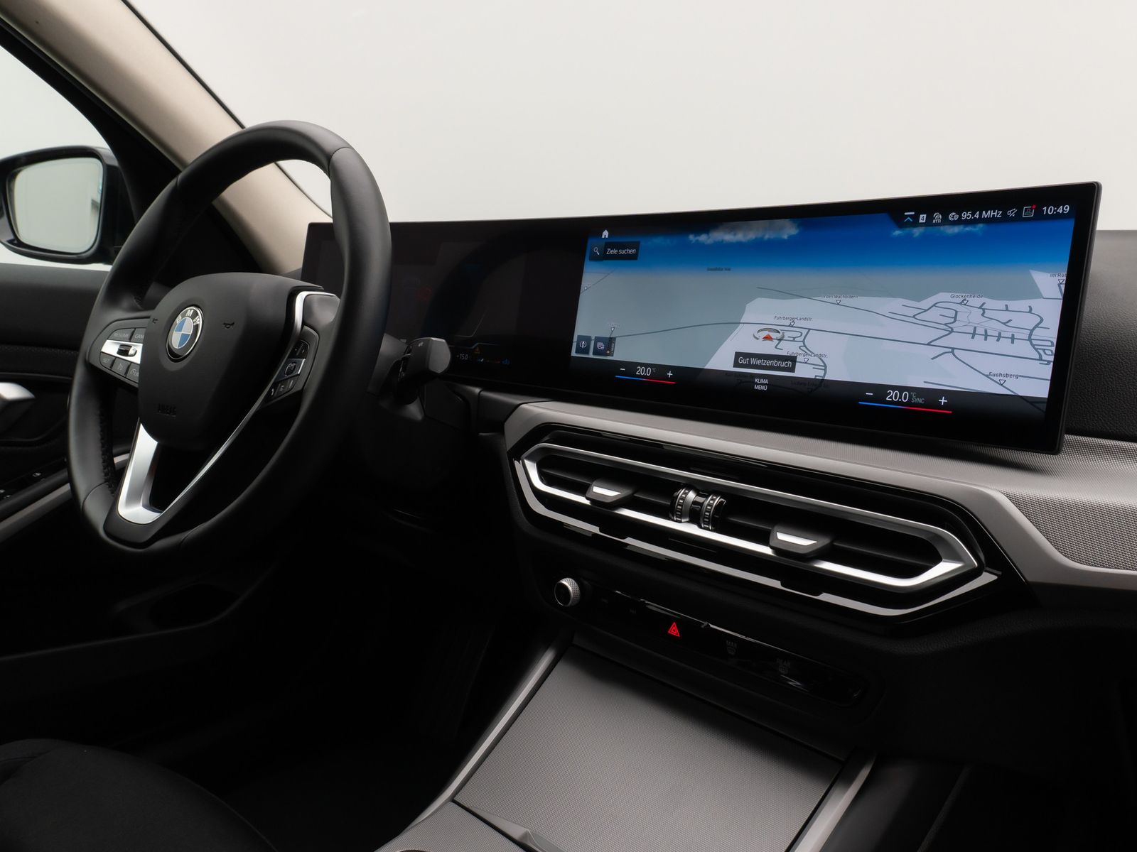 Fahrzeugabbildung BMW 318i DAB PDC Widscreen Geschwindigkeitsreg LED