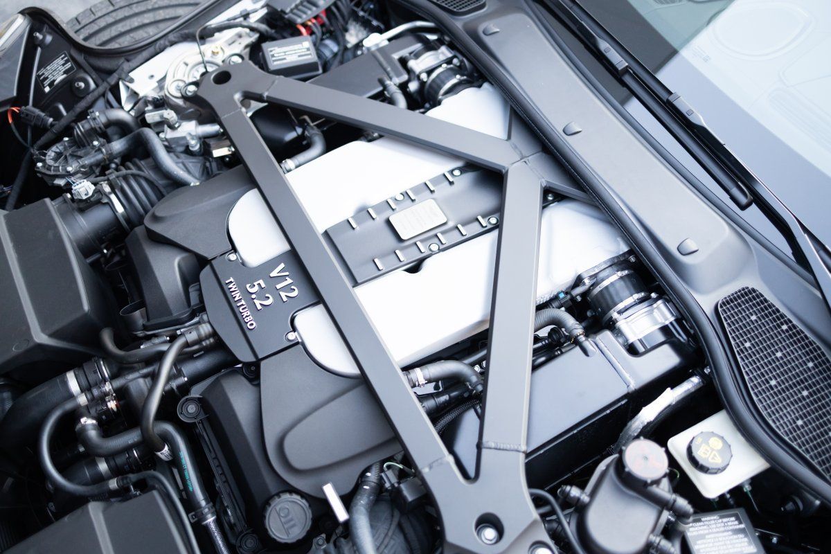 Aston Martin DBS (5.2 V12 FULL CARBON/1.Hand/Deutsches Fzg.)