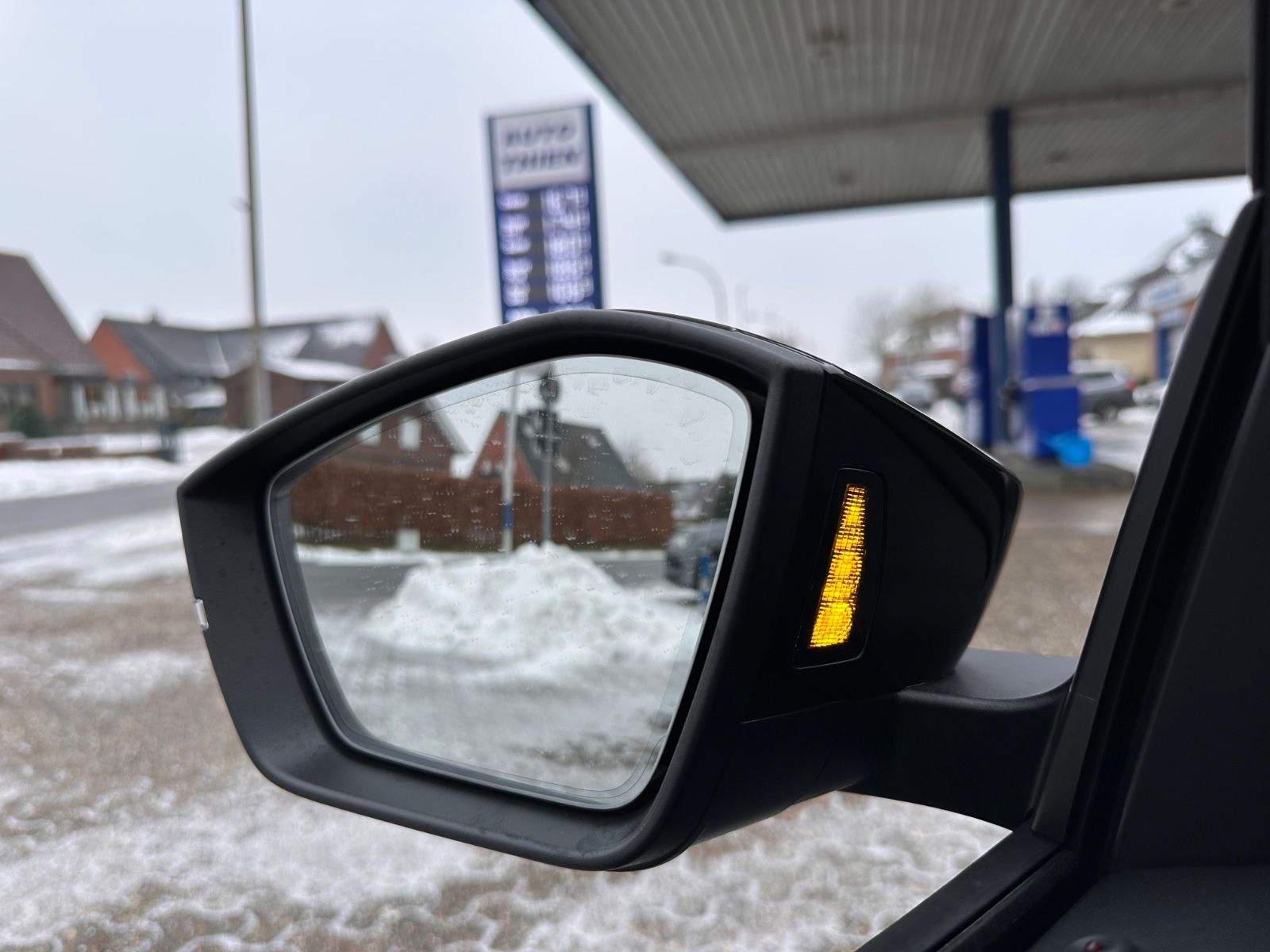 Fahrzeugabbildung SKODA Octavia Combi 1.5 TSI Selection AHK/LED/Navi/ACC