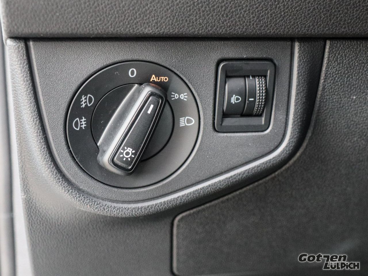 Fahrzeugabbildung Volkswagen Polo Life 1,0TSI DSG Rückfahrkamera Klima LED
