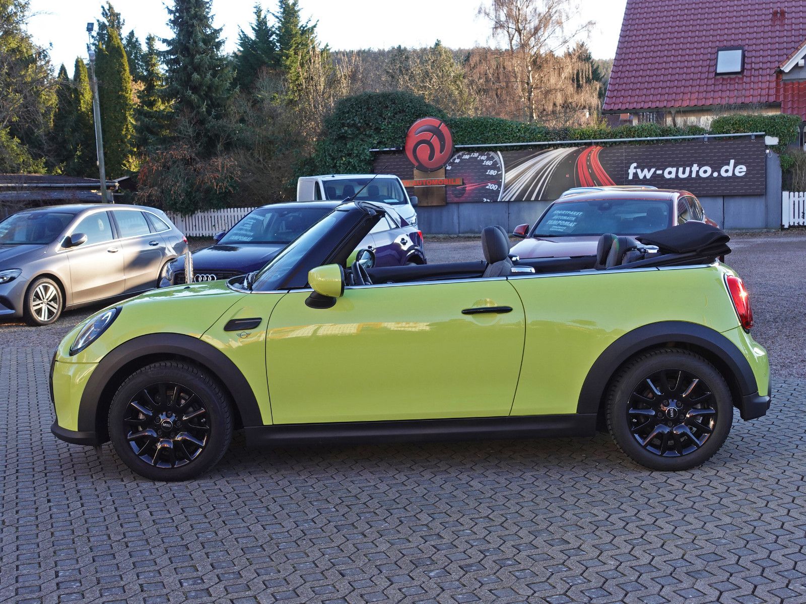 Fahrzeugabbildung MINI Cooper Cabrio Aut. I.Hd Navi CarPlay ZestyYellow