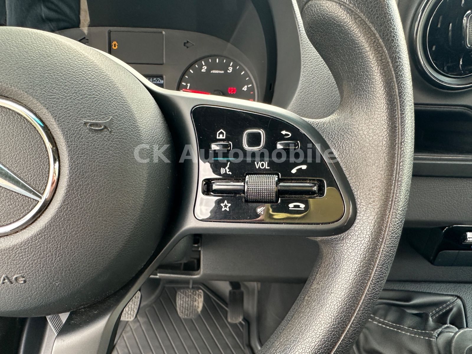 Fahrzeugabbildung Mercedes-Benz Sprinter III Kasten 316 Mixto Maxi/5 Sitze/LED