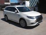 Mitsubishi Outlander PHEV Intro Edition 4WD 1 Hand - Mitsubishi Outlander Edition mit Hybrid-Antrieb (Benzin/Elektro)