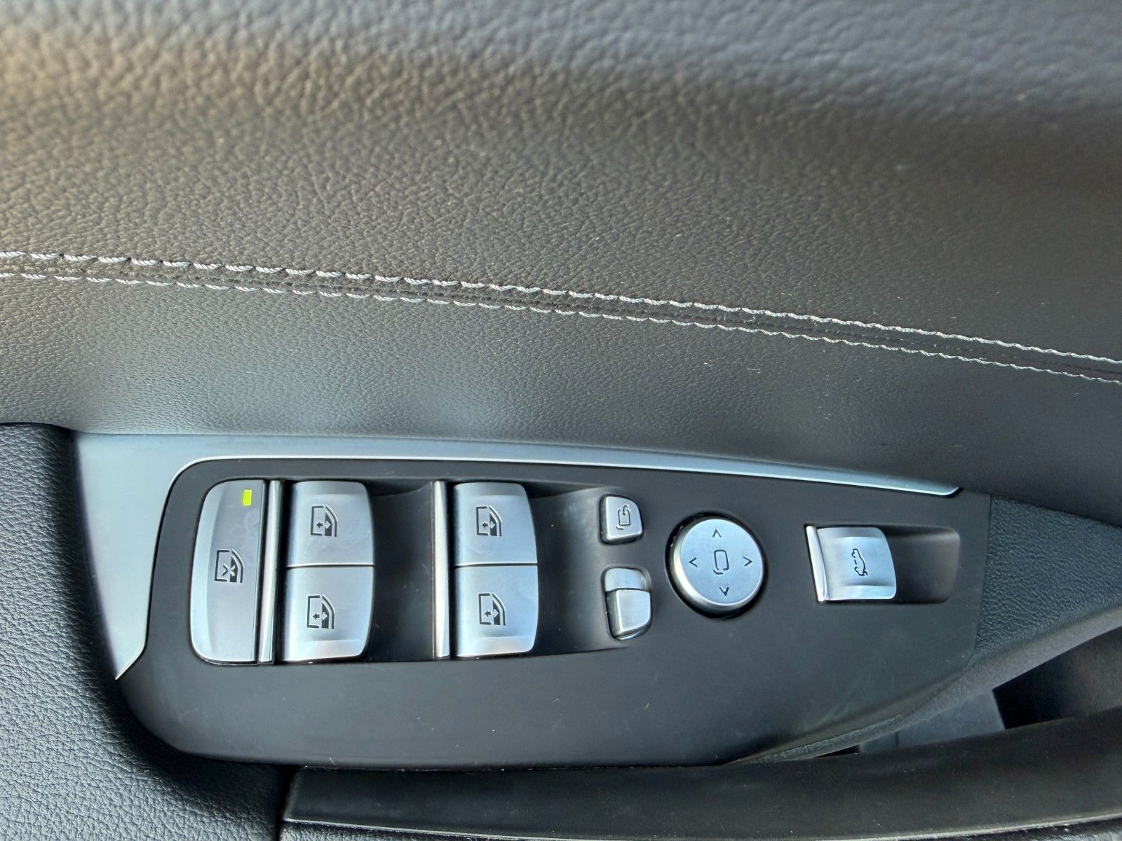 Fahrzeugabbildung BMW X3 xDrive 20 d M SPORT HUD AHK LEDER PANO D-KEY