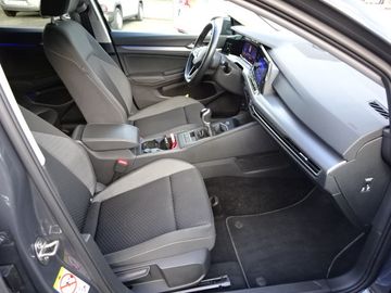 Fotografie 13 des VW Golf VIII 1.5 TSI Active*Navi*LED*SHZ*Alu16Zoll