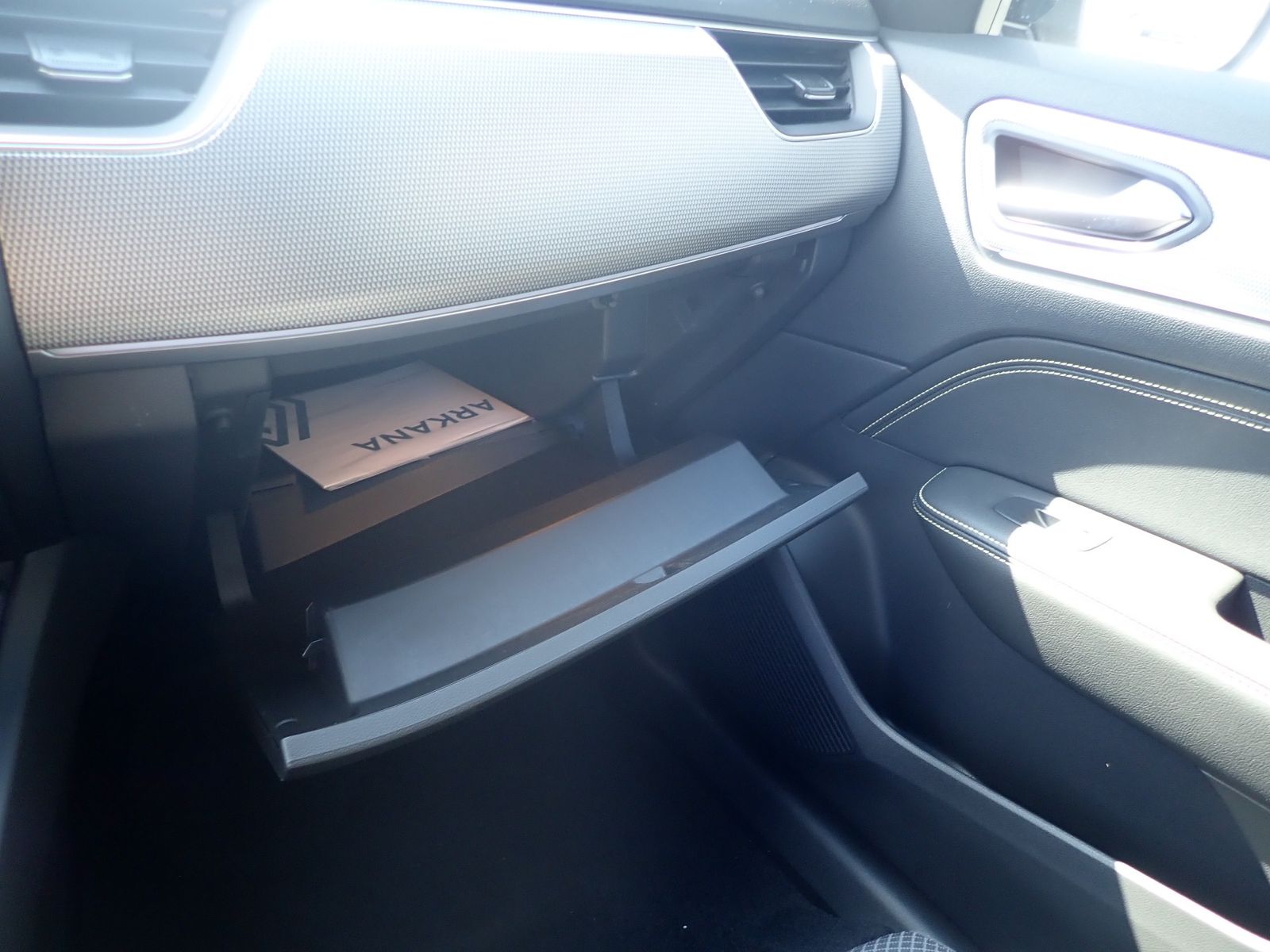 Fahrzeugabbildung Renault Arkana Techno 140 EDC