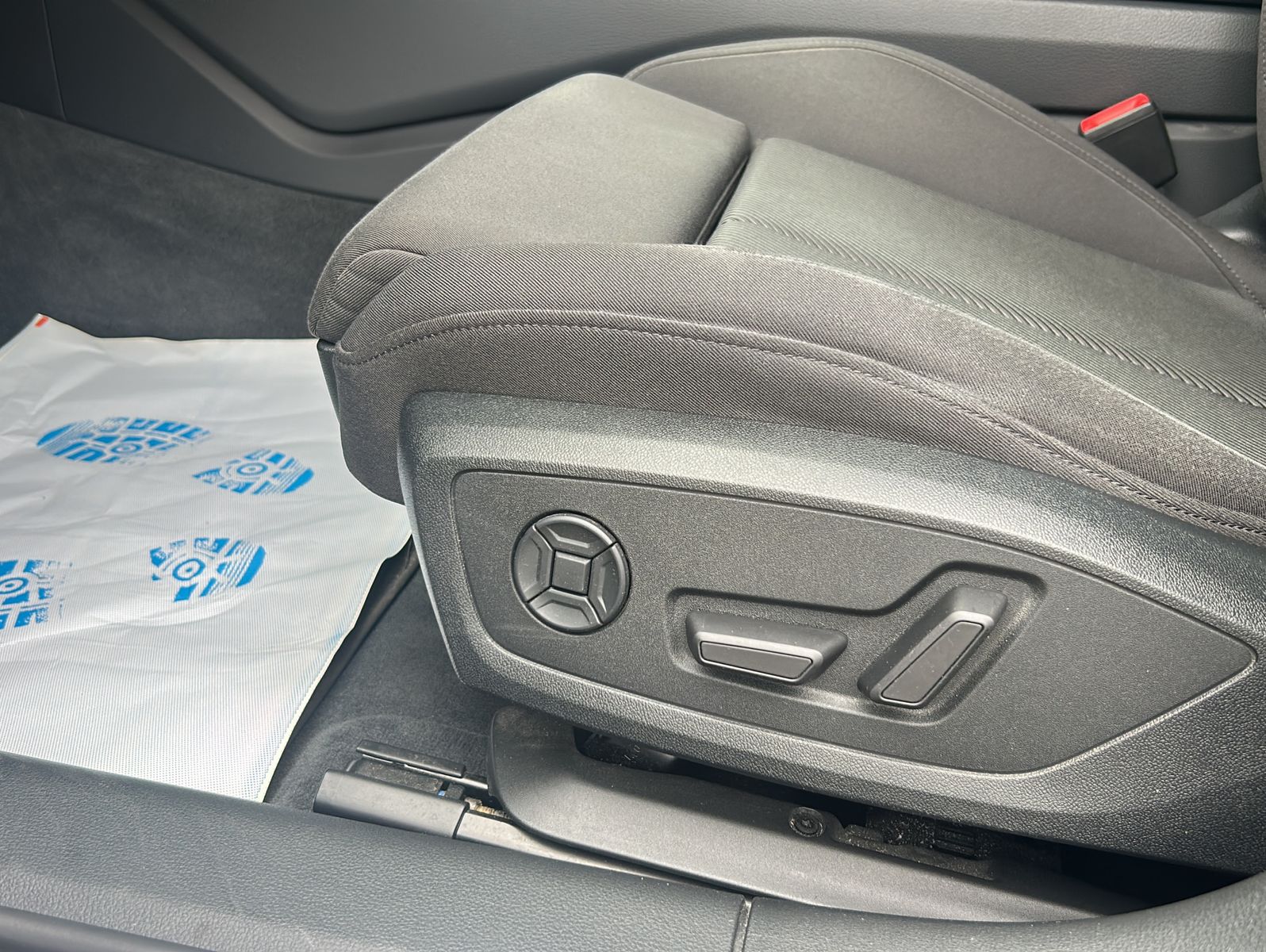 Fahrzeugabbildung Audi A6  Avant 40 TDI SPORT