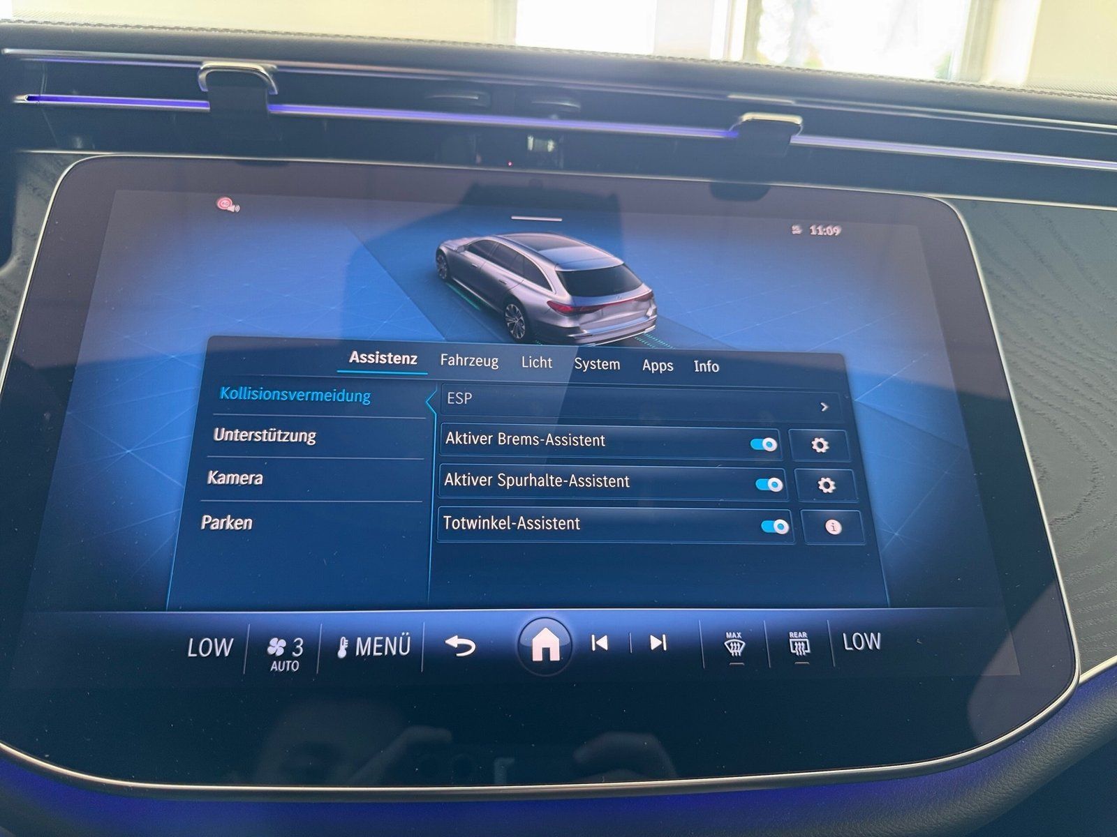 Fahrzeugabbildung Mercedes-Benz E 220 T d AMG*Distro*Totwinkel*LED*Kamera*CarPla