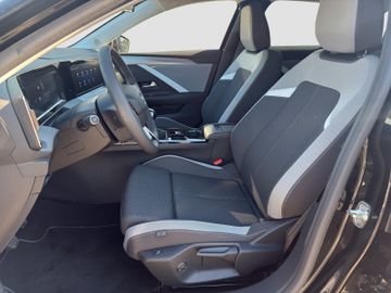 Fotografie des Opel Astra L ST Enjoy Kamera LED Sitz-/Lenkradheizung