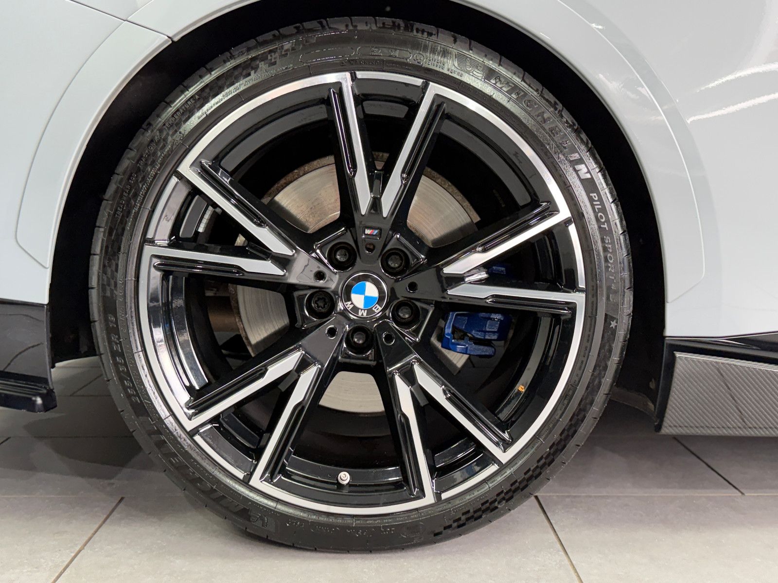 Fahrzeugabbildung BMW BMW M240i xDrive|GRAIL|EVENTURI|M-SItz|LASER|H&K