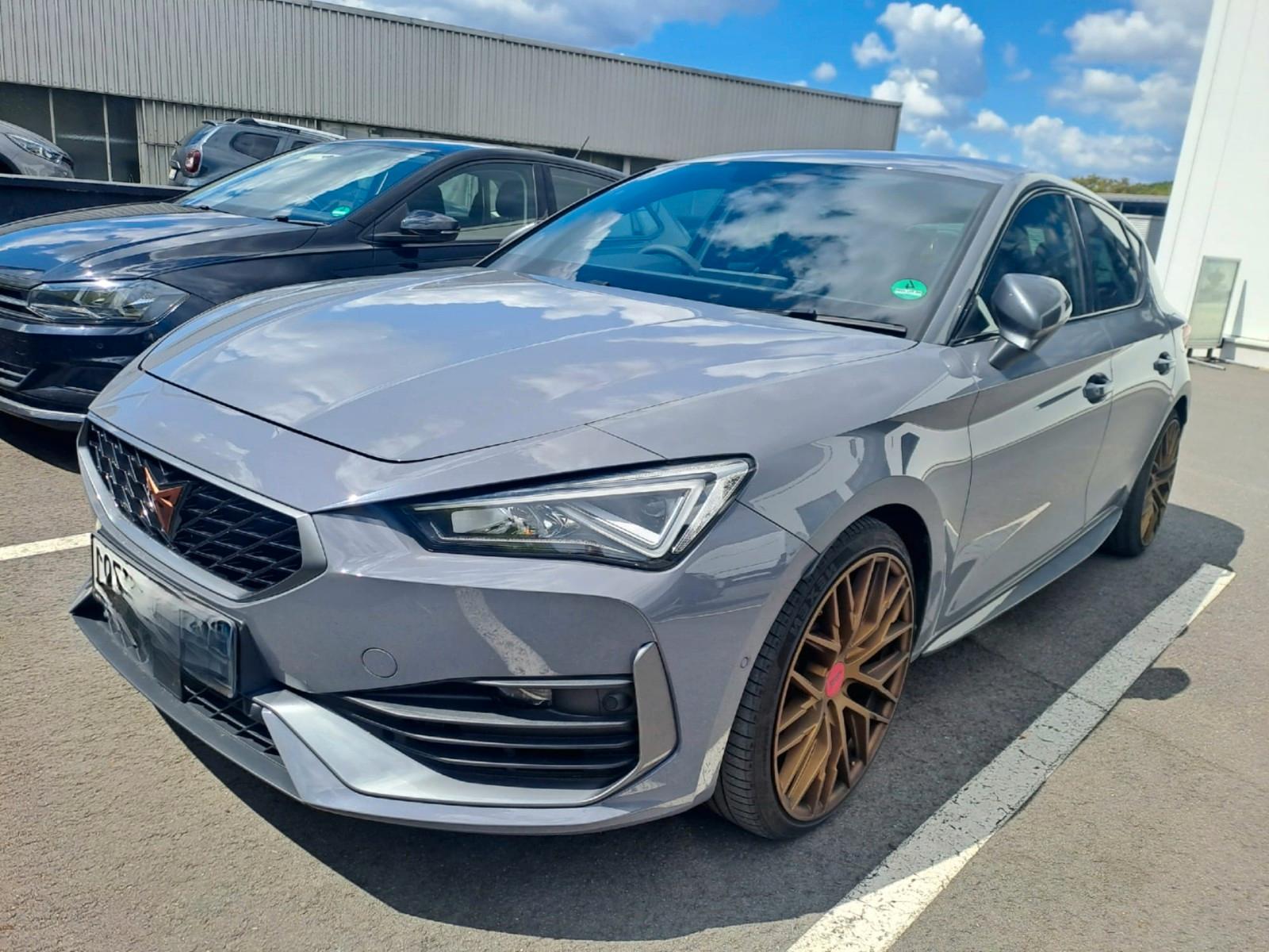 Cupra Leon VZ *8-fach bereift* *Wie neu*