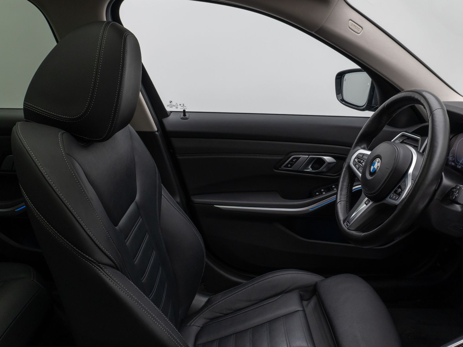 Fahrzeugabbildung BMW 330e xD Sport Line Panorama Laser Kamera HUD DAB