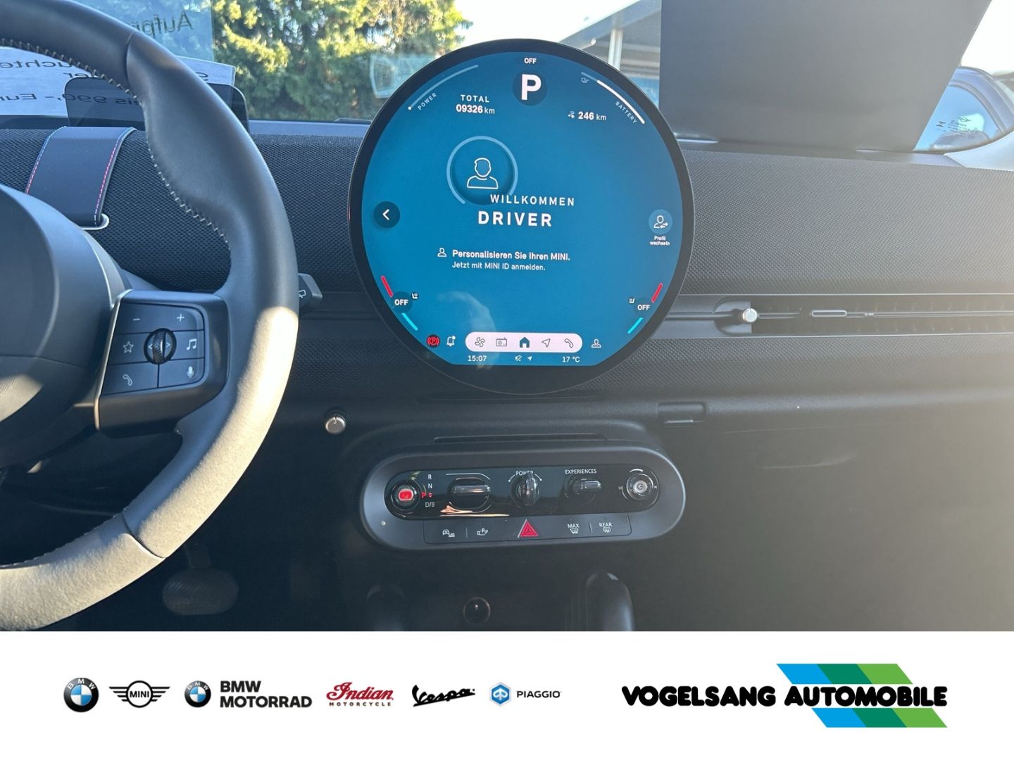 Fahrzeugabbildung MINI Aceman SE Classic Trim,Panodach,HeadUp,19''LMFel