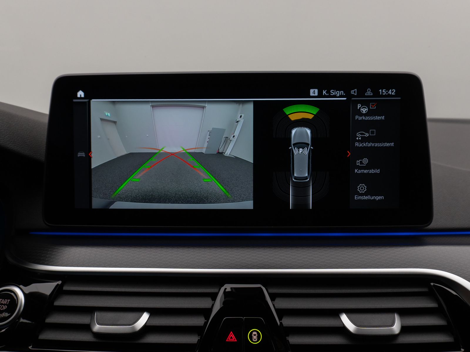 Fahrzeugabbildung BMW 530d xD M Sport Laser Kamera HUD DAB HiFi Komfor