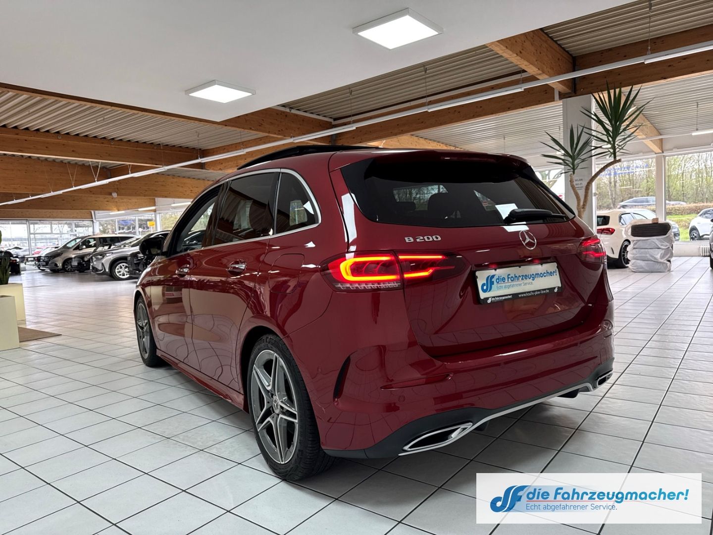 Fahrzeugabbildung Mercedes-Benz B 200 Sportpaket AHK-klappbar El. Panodach Navi