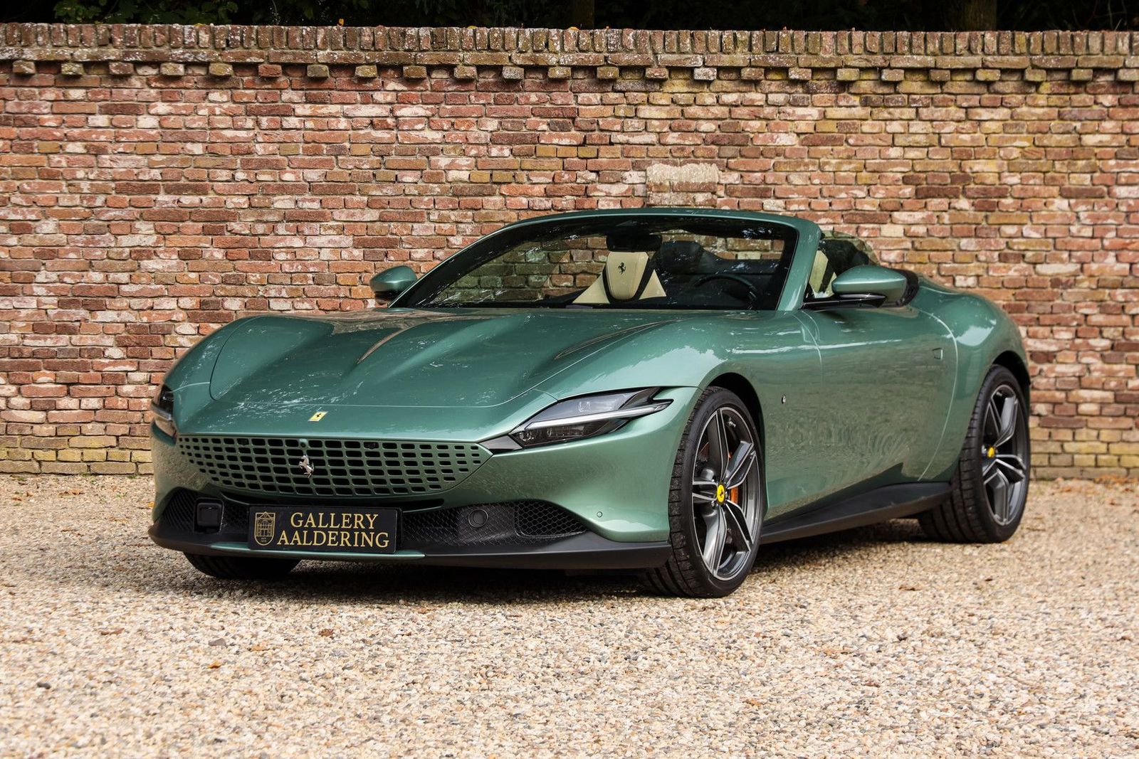Ferrari Roma Spider "Verde Dora" "Verde Dora" - Historic