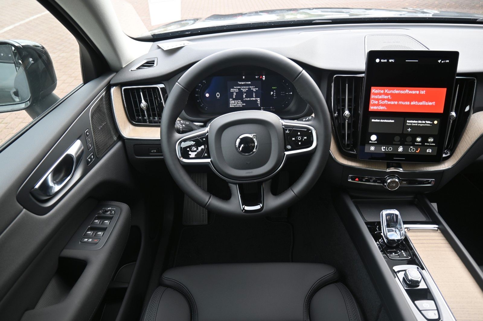 Fahrzeugabbildung Volvo XC60 Recharge T6 AWD Plus Dark