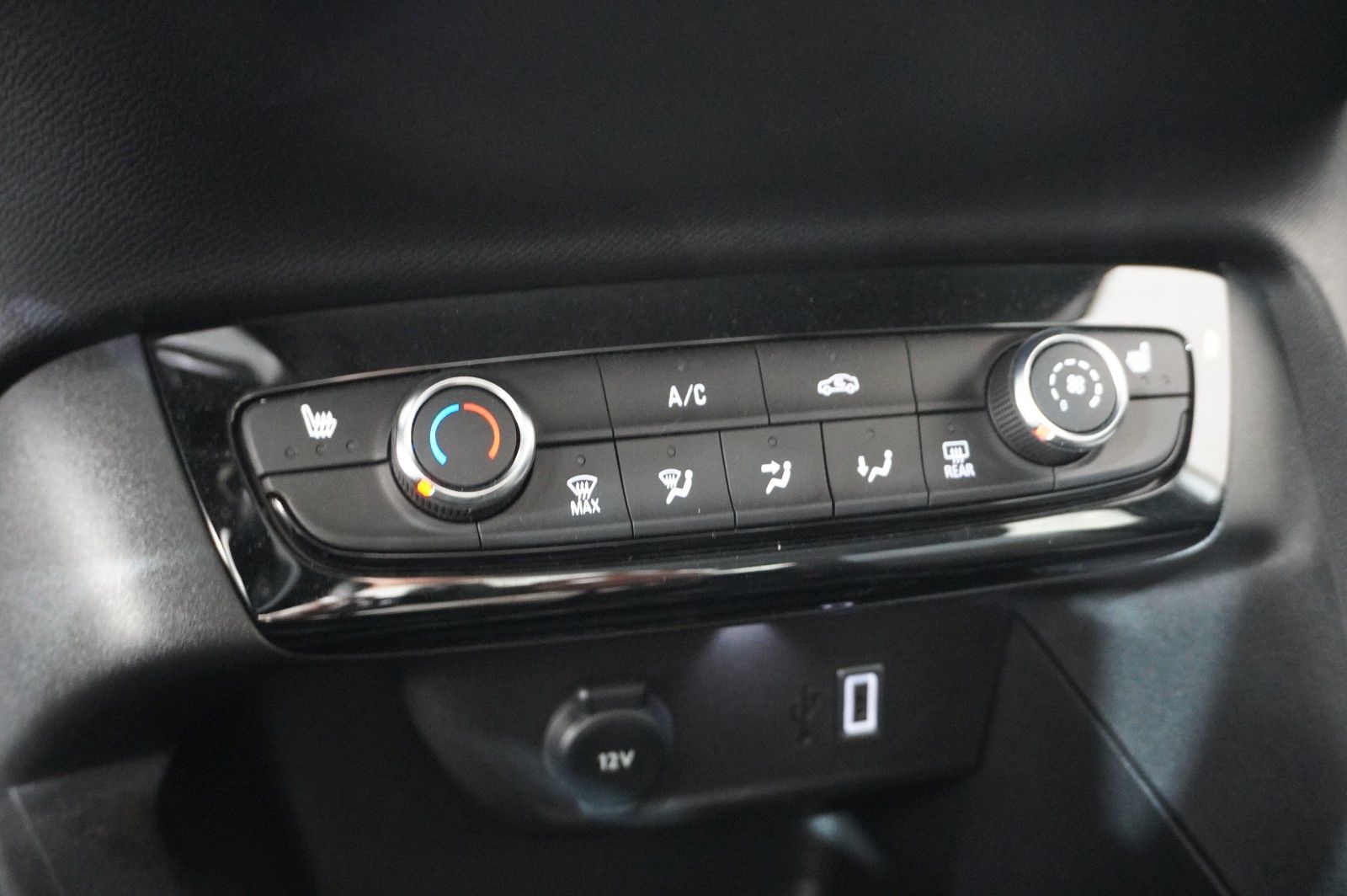 Fahrzeugabbildung Opel Corsa F 1.2 FACELIFT NAVI/LED/KAMERA/VIRTU./DAB+