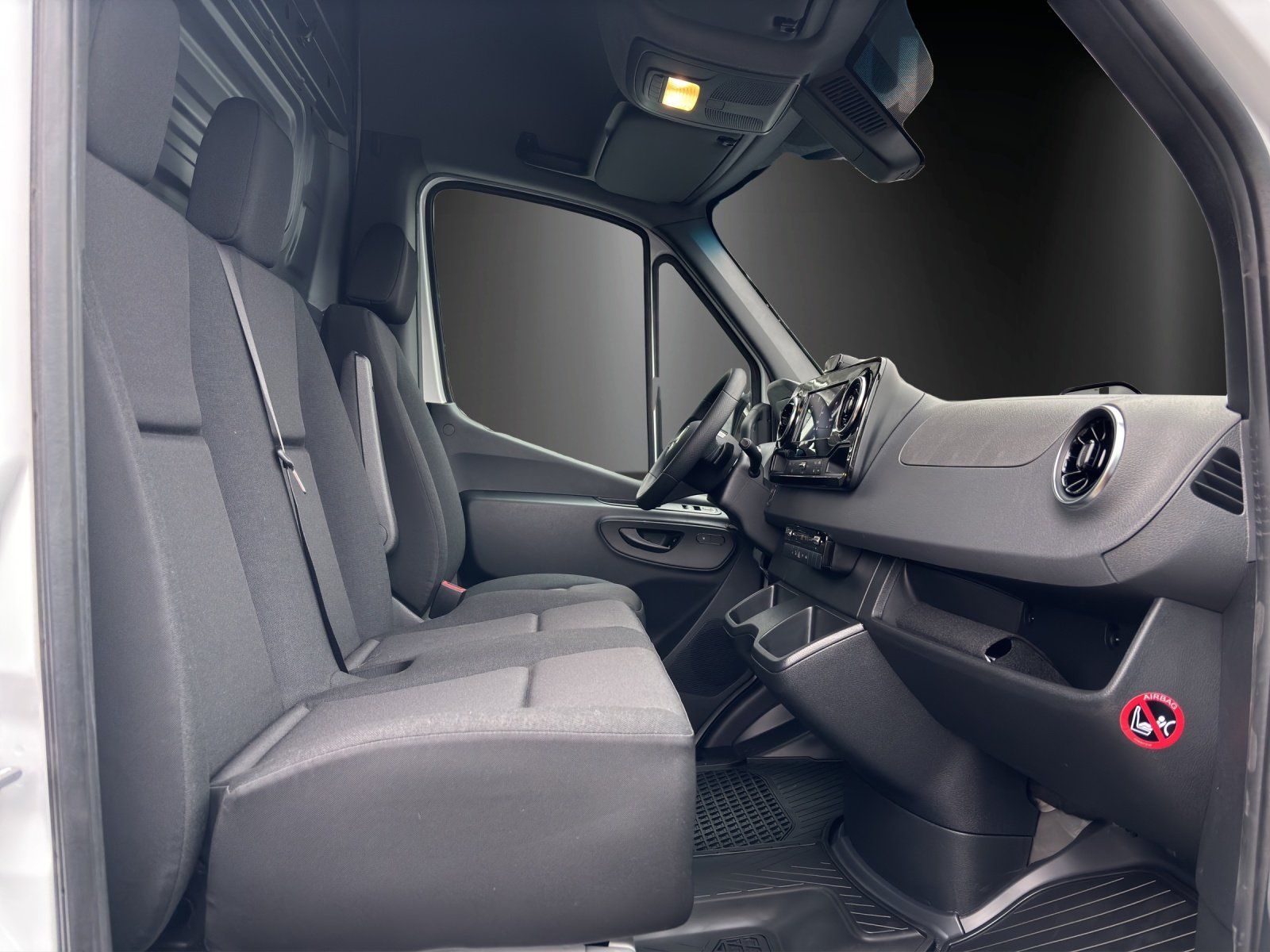Fahrzeugabbildung Mercedes-Benz Sprinter 315 CDI Kasten PRO Holzfubo AHK RFK RS