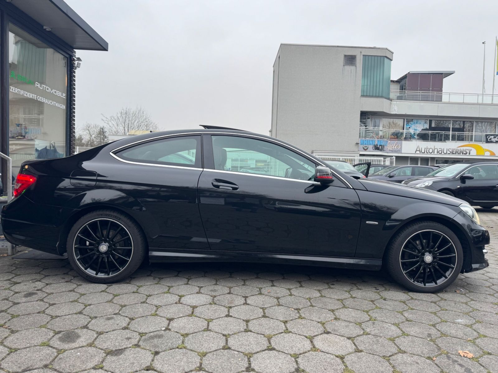 Fahrzeugabbildung Mercedes-Benz C 180 C -Klasse Coupe AMG-Line*Pano*Kamera*LED