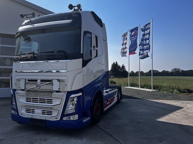 Volvo FH 510 + 2x BIG TANK + SKIRTS + FRIDGE + LEATHER