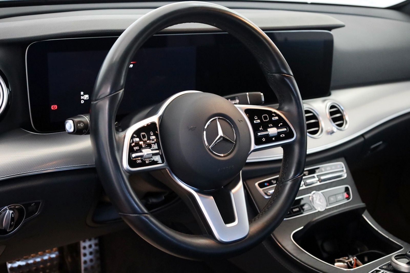 Fahrzeugabbildung Mercedes-Benz E 300de Lim. Leder,Navi,LED,Burmester,Park Paket
