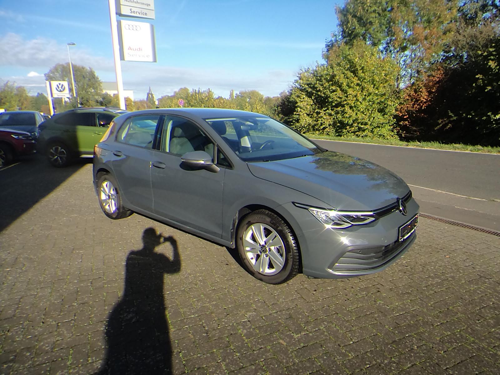 Volkswagen Golf VIII Life 1.5 eTSI DSG Kamera
