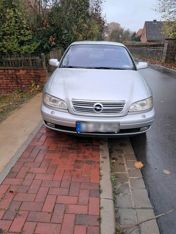 Opel Omega 2.2 Executive  schönes Auto an ...