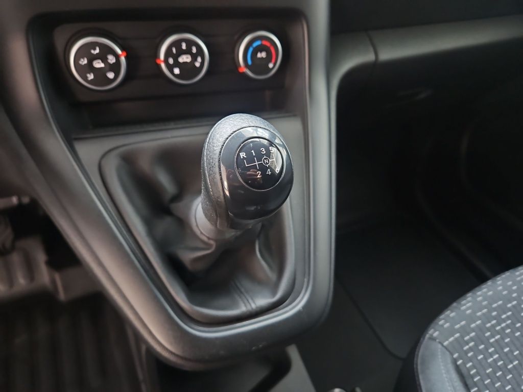 Fahrzeugabbildung Mercedes-Benz Citan 108 Kasten BASE Standard Klima PTS hi.