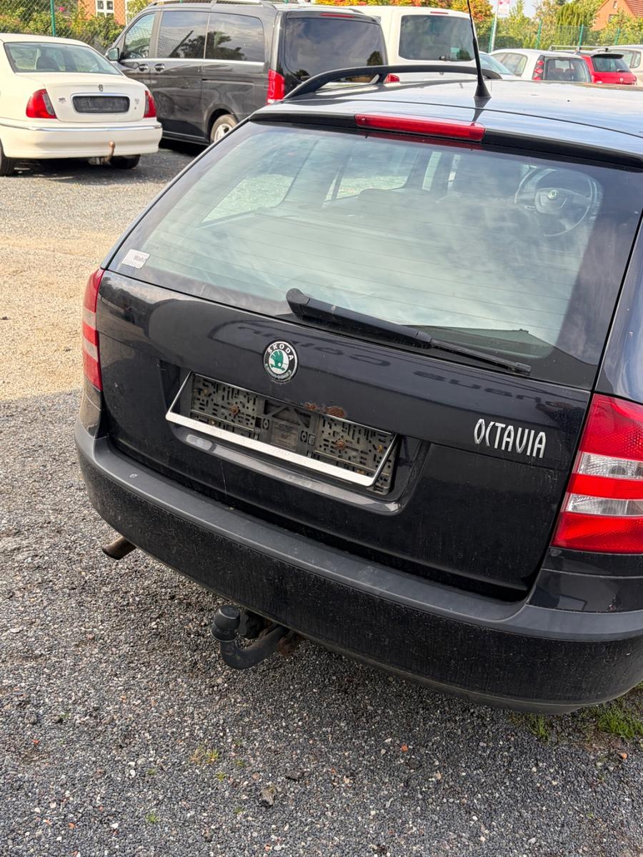 Skoda Octavia 2011 — interior