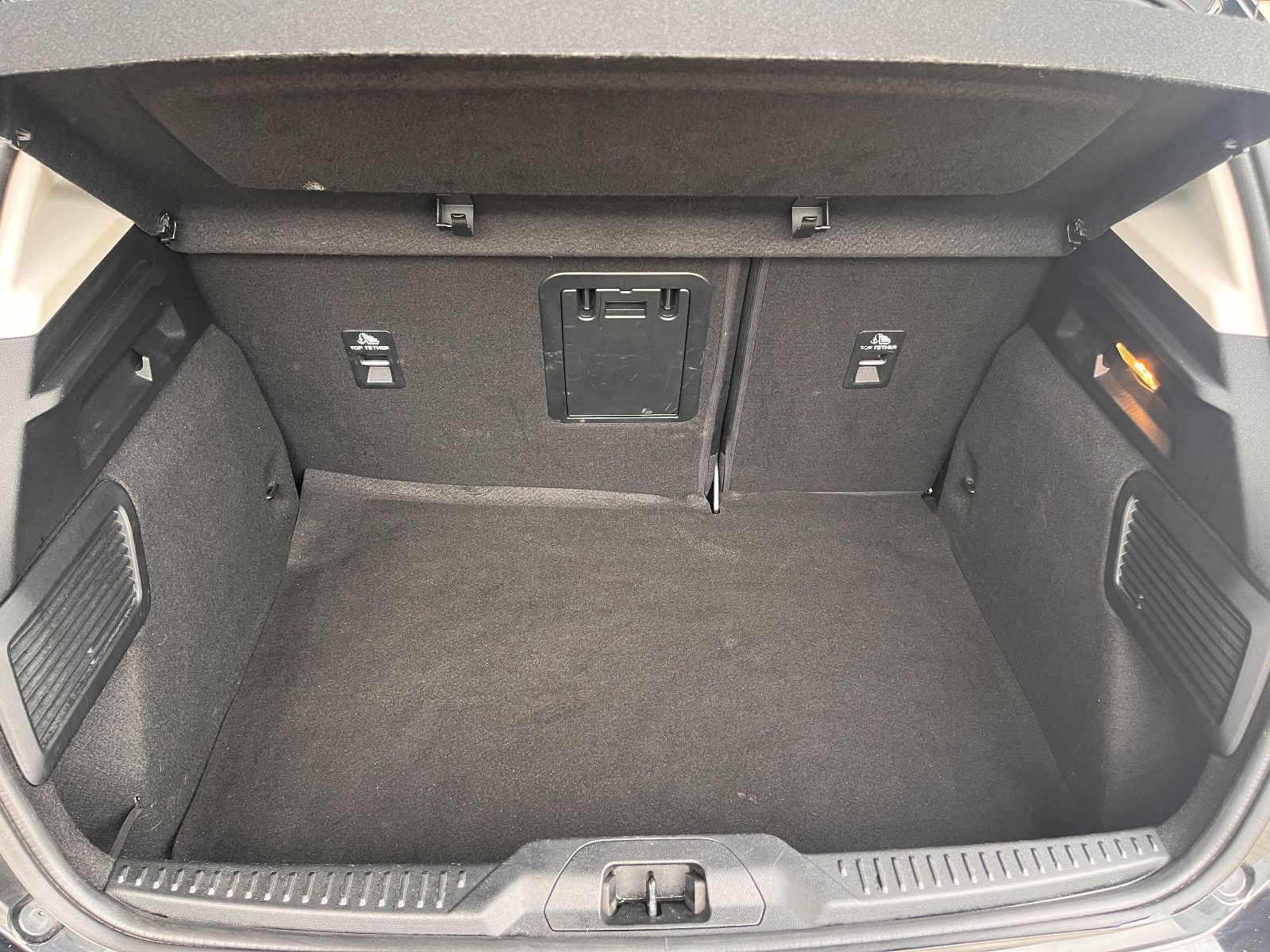 Fahrzeugabbildung Ford Focus Lim. Vignale