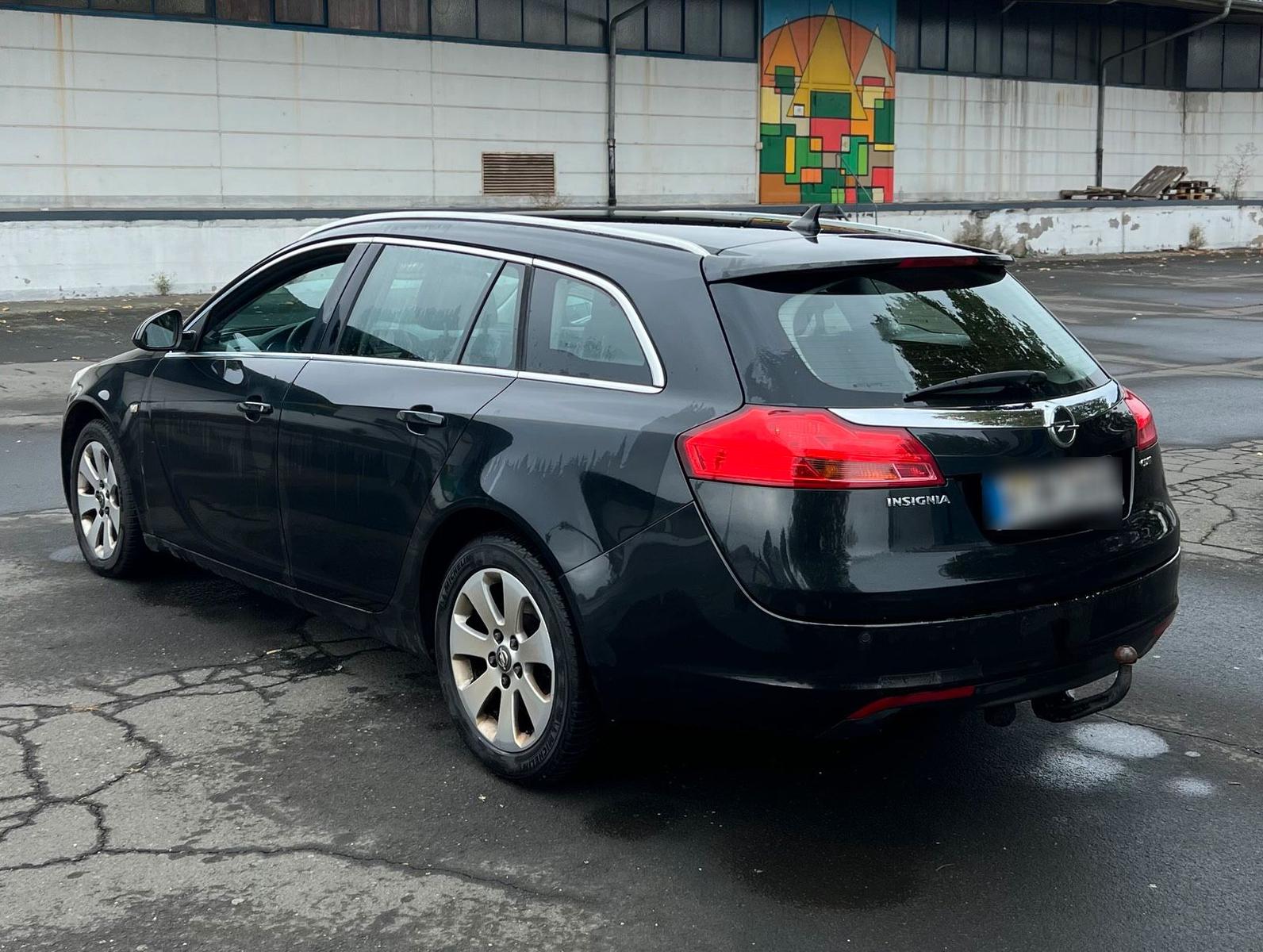 Opel Insignia 2010 — photo 8